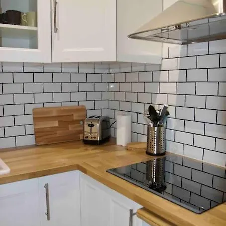 Another Brick In The In Sleeps 9 *