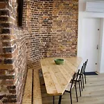 Another Brick In The In Sleeps 9 Апартаменты *