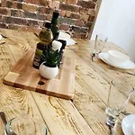 Апартаменты Another Brick In The In Sleeps 9 Париж