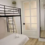 Another Brick In The In Sleeps 9 Апартаменты *