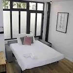Апартаменты Another Brick In The In Sleeps 9 Париж