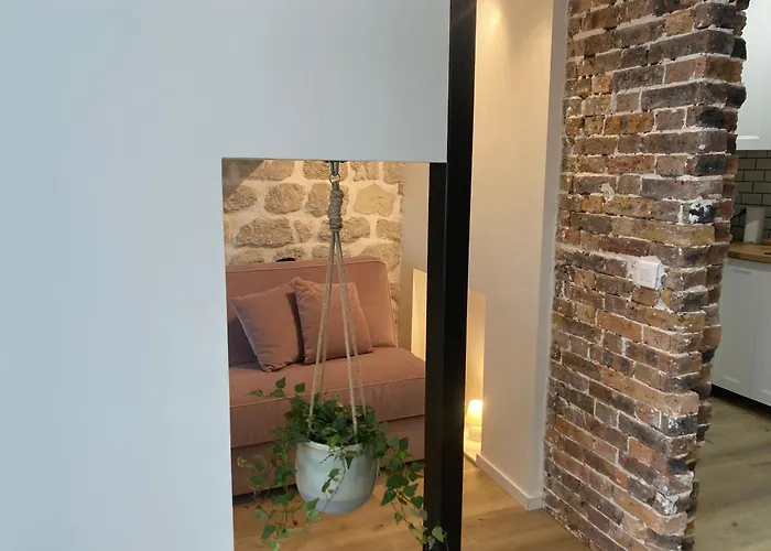 Another Brick In The In Sleeps 9